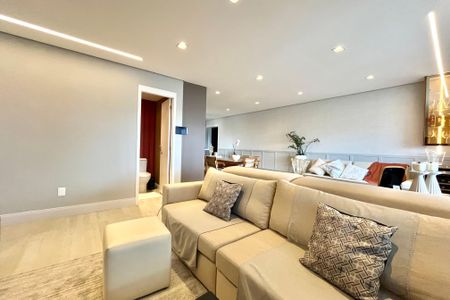 Apartamento à venda com 115m², 2 quartos e 2 vagasSala