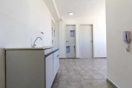 Apartamento para alugar com 34m², 2 quartos e sem vaga Apartamento para alugar com 34m², 2 quartos e sem vagaSala, Cozinha e Área de Serviço