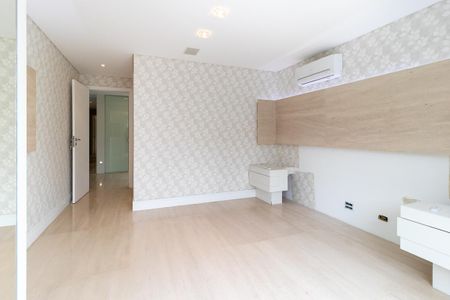 Casa de condomínio para alugar com 343m², 3 quartos e 4 vagasQuarto 4 - Suíte