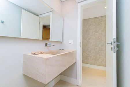 Casa de condomínio para alugar com 343m², 3 quartos e 4 vagasLavabo