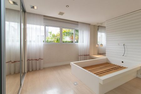 Casa de condomínio para alugar com 343m², 3 quartos e 4 vagasQuarto 3 - Suíte