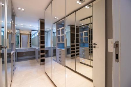 Casa de condomínio para alugar com 343m², 3 quartos e 4 vagasCloset da suíte 1