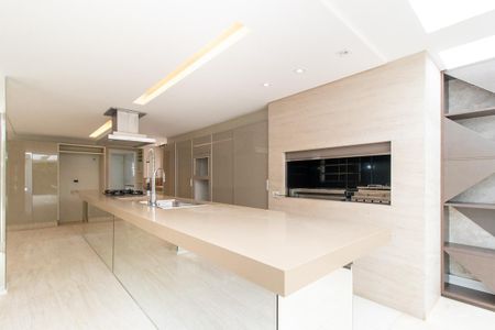 Casa de condomínio para alugar com 343m², 3 quartos e 4 vagasCozinha - Armários