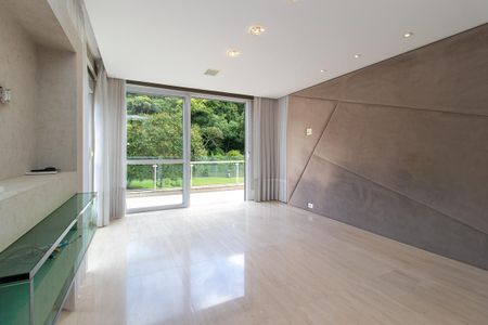 Casa de condomínio para alugar com 343m², 3 quartos e 4 vagasQuarto 1 Suite 