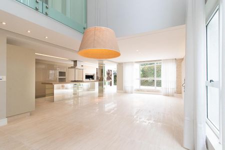 Casa de condomínio para alugar com 343m², 3 quartos e 4 vagasSala de TV