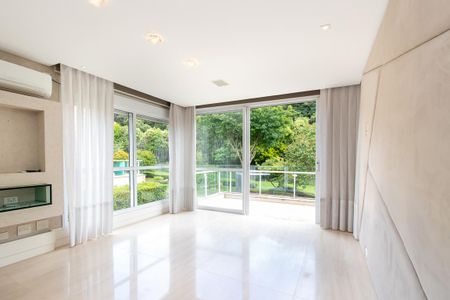 Casa de condomínio para alugar com 343m², 3 quartos e 4 vagasQuarto 1 Suite