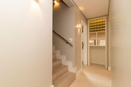 Casa de condomínio para alugar com 343m², 3 quartos e 4 vagasDetalhe