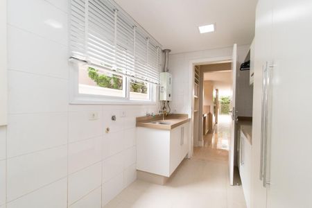 Casa de condomínio para alugar com 343m², 3 quartos e 4 vagasÁrea de Serviço