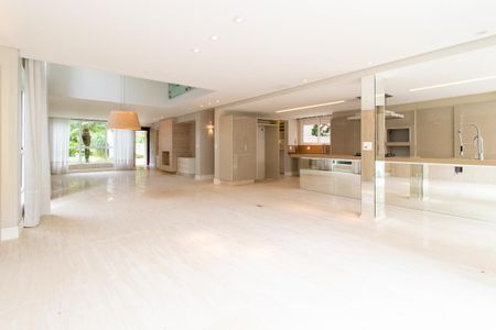 Casa de condomínio para alugar com 343m², 3 quartos e 4 vagasSala de TV