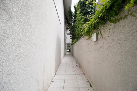 Casa de condomínio para alugar com 343m², 3 quartos e 4 vagasCorredor