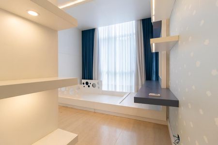 Casa de condomínio para alugar com 343m², 3 quartos e 4 vagasQuarto 2 - Suíte