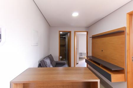 Sala de apartamento para alugar com 2 quartos, 56m² em Vila Invernada, São Paulo