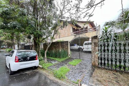 Casa à venda com 293m², 3 quartos e 5 vagasFachada + plaquinha