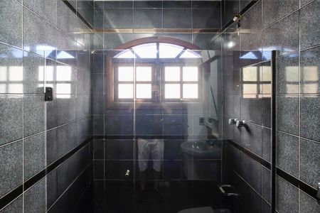 Casa à venda com 293m², 3 quartos e 5 vagasBanheiro da suíte 1