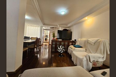 Casa à venda com 145m², 2 quartos e 2 vagasSala