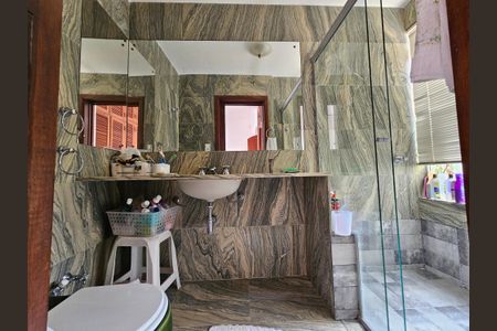 Casa à venda com 145m², 2 quartos e 2 vagasBanheiro da Suíte