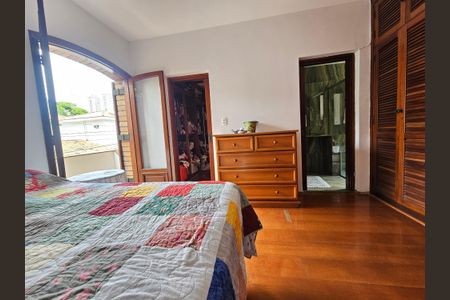 Casa à venda com 145m², 2 quartos e 2 vagasSuite