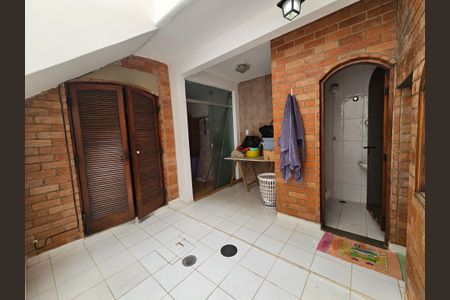 Casa à venda com 145m², 2 quartos e 2 vagasQuintal