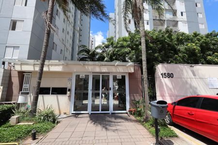 Apartamento à venda com 73m², 2 quartos e 1 vagaFachada e portaria