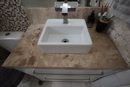 Apartamento à venda com 73m², 2 quartos e 1 vagaBanheiro da Suíte