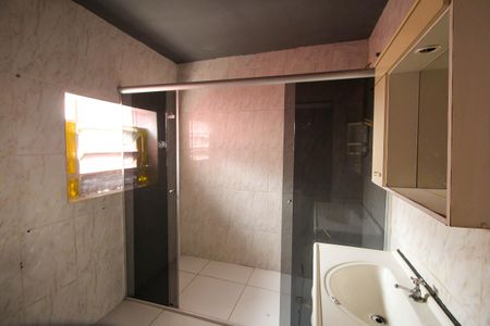 Banheiro da Suíte de casa para alugar com 3 quartos, 110m² em Vila Antonieta, São Paulo