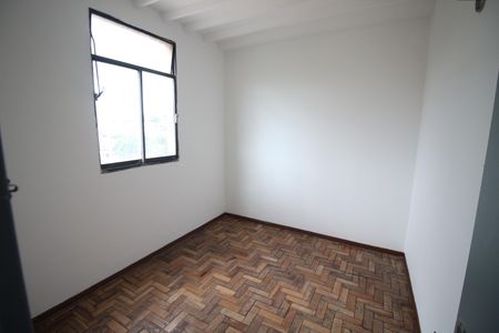 Quarto 2 de apartamento para alugar com 2 quartos, 40m² em Inconfidentes, Contagem
