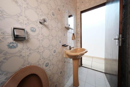 Casa para alugar com 130m², 4 quartos e 2 vagasLavabo