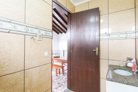 Casa à venda com 270m², 3 quartos e 2 vagasBanheiro 3