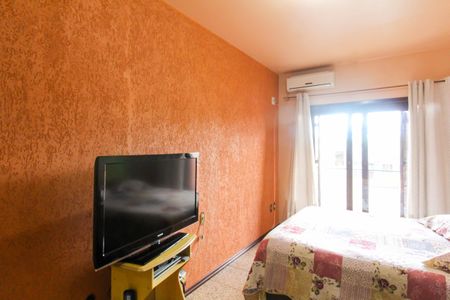 Casa à venda com 270m², 3 quartos e 2 vagasSuíte