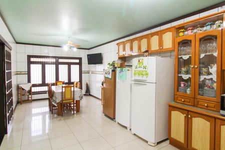 Casa à venda com 270m², 3 quartos e 2 vagasCozinha