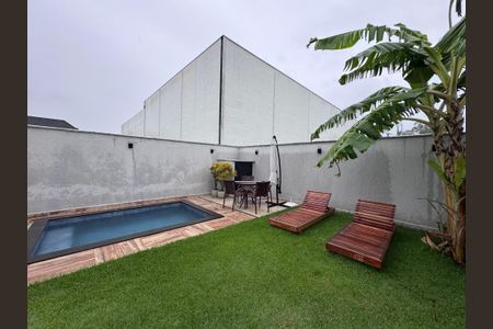 Casa de condomínio para alugar com 168m², 3 quartos e 2 vagas Casa de condomínio para alugar com 168m², 3 quartos e 2 vagasÁrea externa