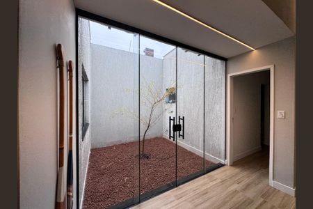 Sala - Jardim de Inverno de casa de condomínio à venda com 3 quartos, 168m² em Ilha de Guaratiba, Rio de Janeiro