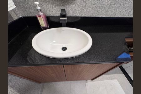 Casa de condomínio para alugar com 168m², 3 quartos e 2 vagas Casa de condomínio para alugar com 168m², 3 quartos e 2 vagasSuíte - Banheiro