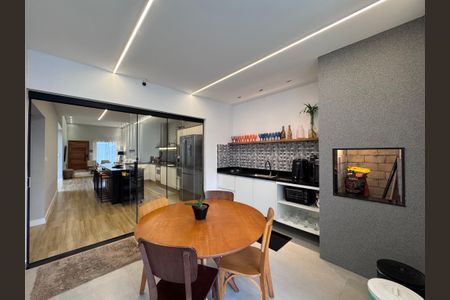 Casa de condomínio para alugar com 168m², 3 quartos e 2 vagas Casa de condomínio para alugar com 168m², 3 quartos e 2 vagasÁrea Gourmet