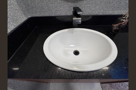 Casa de condomínio para alugar com 168m², 3 quartos e 2 vagas Casa de condomínio para alugar com 168m², 3 quartos e 2 vagasBanheiro Social