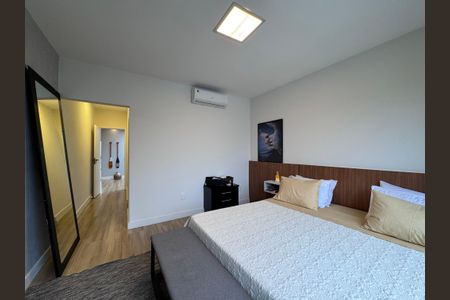 Casa de condomínio para alugar com 168m², 3 quartos e 2 vagas Casa de condomínio para alugar com 168m², 3 quartos e 2 vagasSuíte