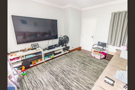 Casa à venda com 380m², 4 quartos e 4 vagasSala de TV