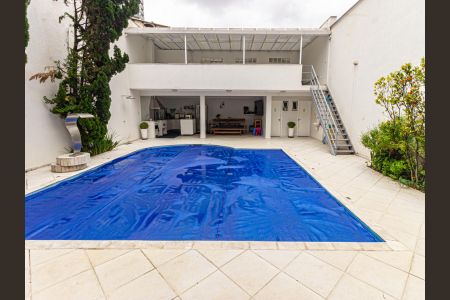 Casa à venda com 380m², 4 quartos e 4 vagasPiscina