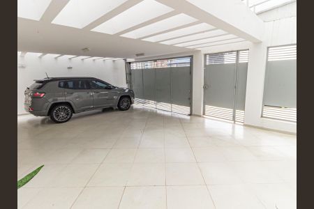 Casa à venda com 380m², 4 quartos e 4 vagasGaragem
