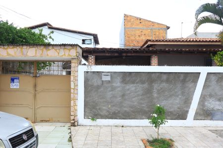 Casa para alugar com 250m², 6 quartos e 3 vagasFachada