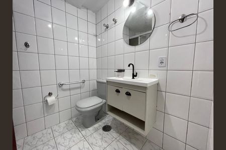 Apartamento para alugar com 70m², 2 quartos e 1 vaga Apartamento para alugar com 70m², 2 quartos e 1 vagaBanheiro