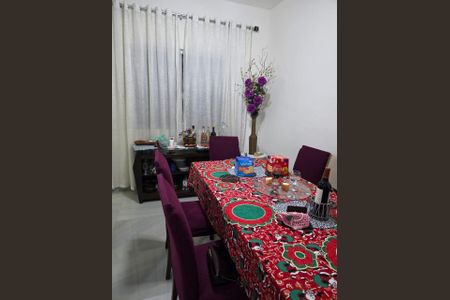 Casa de condomínio para alugar com 90m², 3 quartos e 1 vagaSala