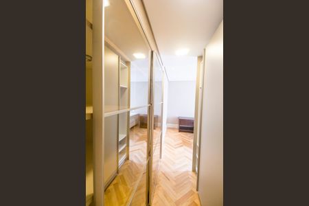 Apartamento para alugar com 180m², 3 quartos e 3 vagasCloset da suíte