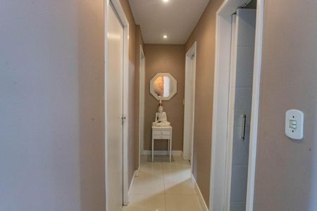 Apartamento à venda com 70m², 3 quartos e 2 vagasCorredor