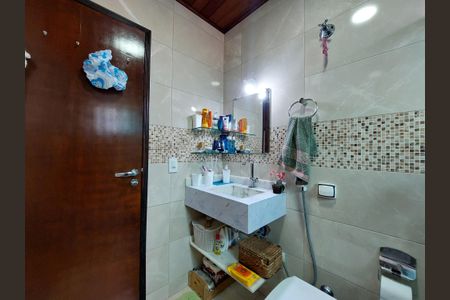 Casa à venda com 72m², 2 quartos e 2 vagasBanheiro