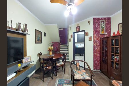 Casa à venda com 72m², 2 quartos e 2 vagasSala