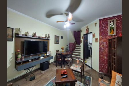 Casa à venda com 72m², 2 quartos e 2 vagasSala