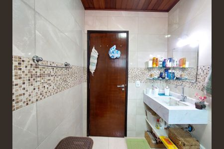 Casa à venda com 72m², 2 quartos e 2 vagasBanheiro