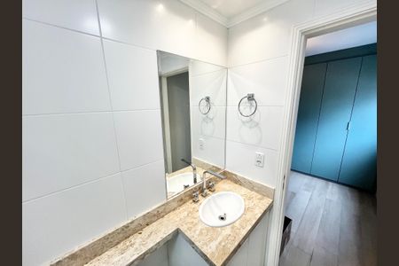 Apartamento à venda com 145m², 3 quartos e 4 vagasBanheiro da Suíte 2