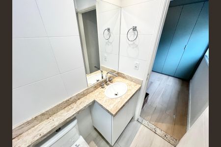 Apartamento à venda com 145m², 3 quartos e 4 vagasBanheiro da Suíte 2